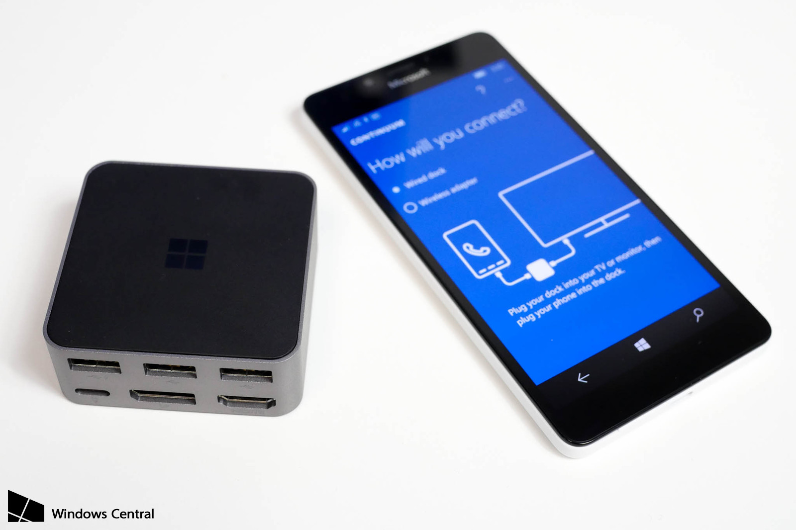 micrsoft-display-dock-continuum-ports